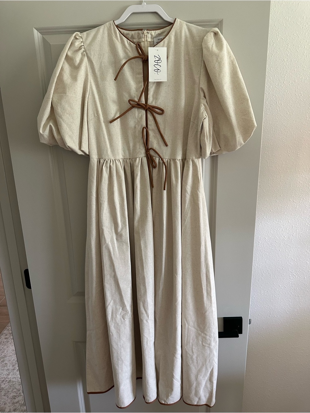 Neutral Puff-Sleeve Midi Dress with Contrast Ties